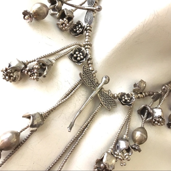 Dragonfly Flowers hanging Sterling Silver necklace - Picture 3 of 3